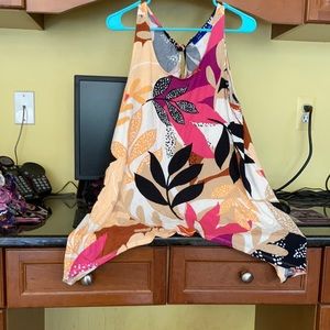 Apt. 9 Large Colorful Tank w Keyhole Back Uneven